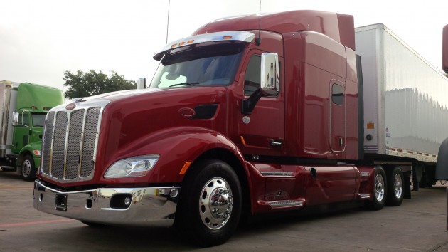 The Peterbilt 579 EPIQ features full-length fairings for improved aerodynamics.