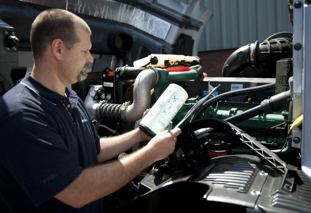 Volvo Oil and filter change