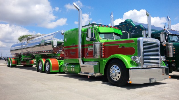 Jade Transport of Winnipeg-Man. had the lone Canadian entry on the day we visited SuperRigs.