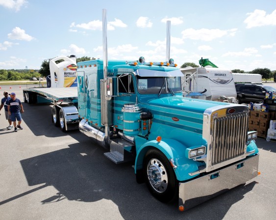 Kiegan Nelson won Best of Show for this 1985 Peterbilt 379.