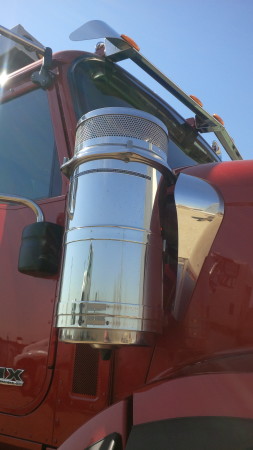 External air cleaners are an option on the HX620 and HX520.