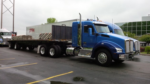 The Kenworth T880 with 40-inch bunk.